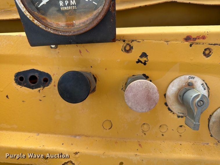 image for item EW8772 Caterpillar 613B water wagon