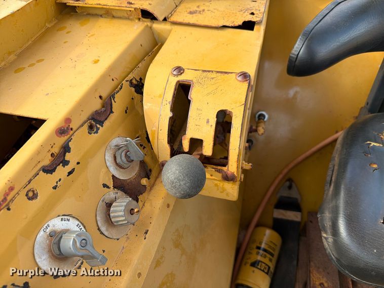 image for item EW8772 Caterpillar 613B water wagon