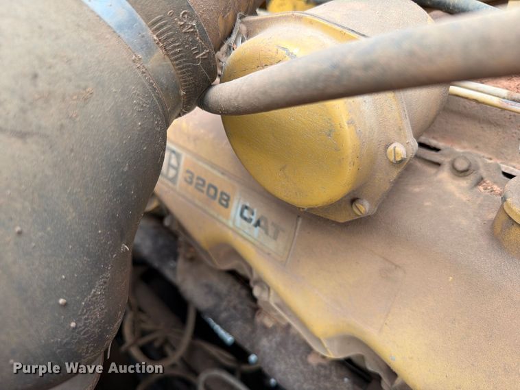 image for item EW8772 Caterpillar 613B water wagon