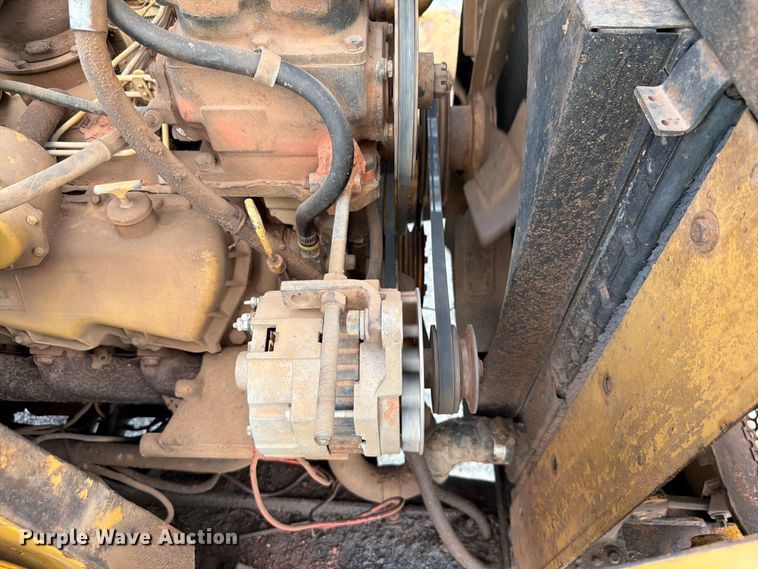 image for item EW8772 Caterpillar 613B water wagon