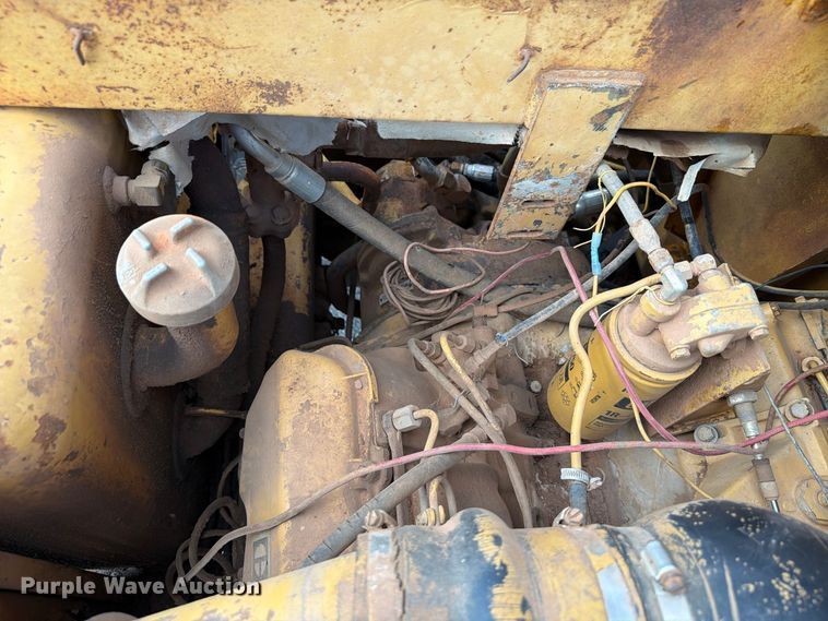 image for item EW8772 Caterpillar 613B water wagon