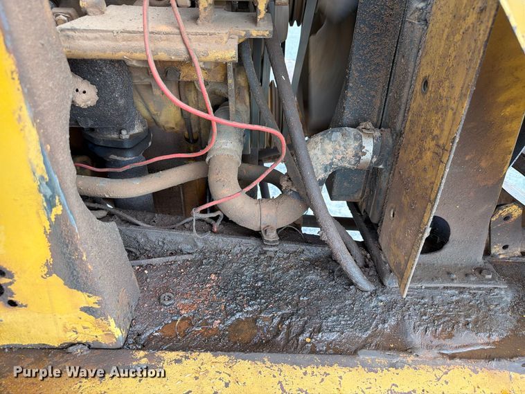 image for item EW8772 Caterpillar 613B water wagon