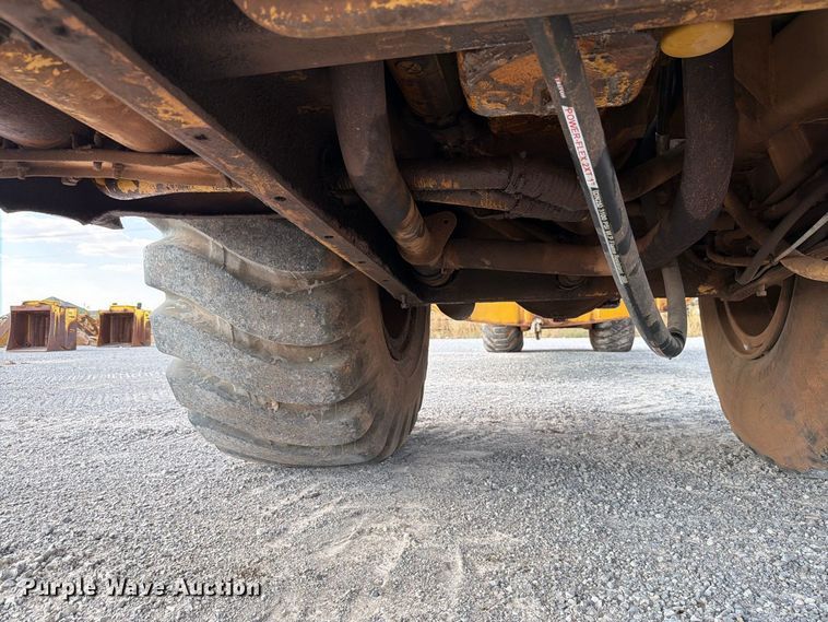 image for item EW8772 Caterpillar 613B water wagon
