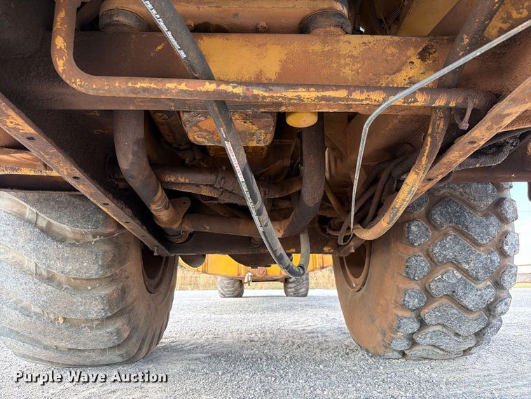 image for item EW8772 Caterpillar 613B water wagon