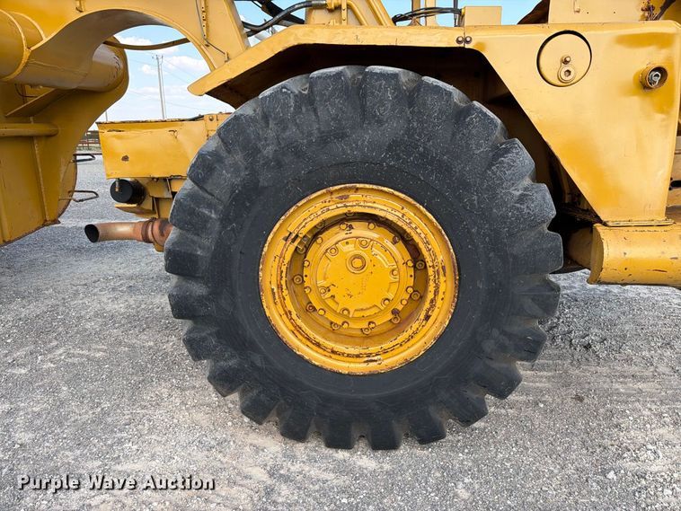 image for item EW8772 Caterpillar 613B water wagon
