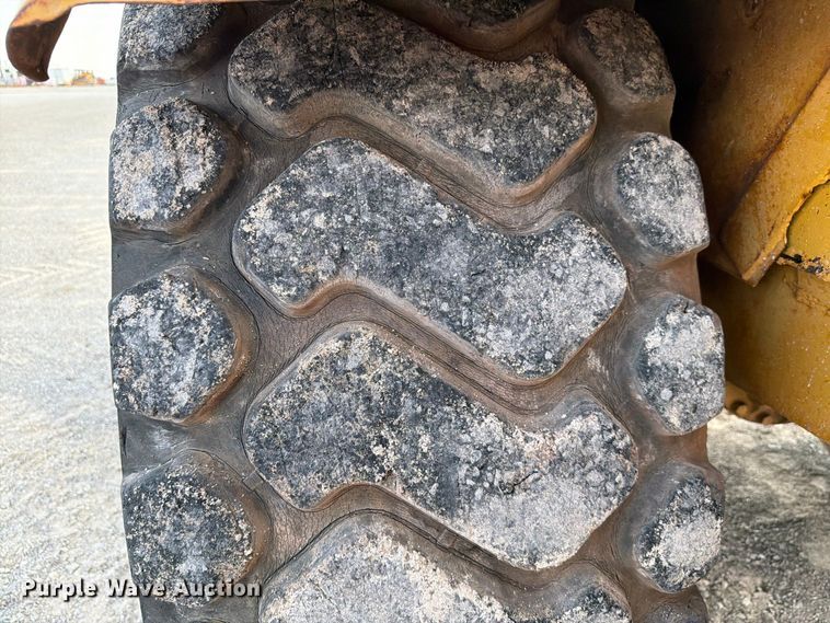 image for item EW8772 Caterpillar 613B water wagon