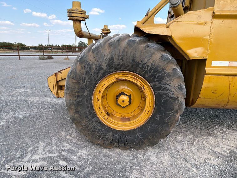 image for item EW8772 Caterpillar 613B water wagon