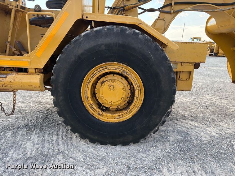 image for item EW8772 Caterpillar 613B water wagon