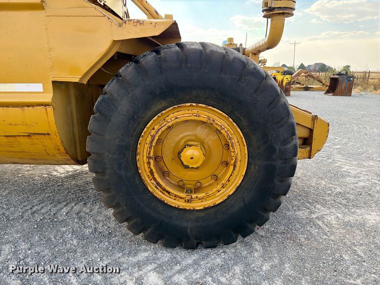 image for item EW8772 Caterpillar 613B water wagon