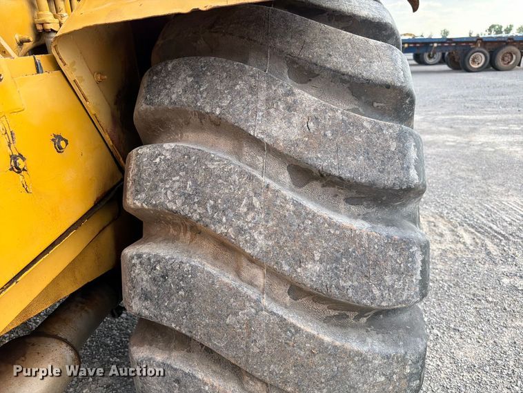 image for item EW8772 Caterpillar 613B water wagon