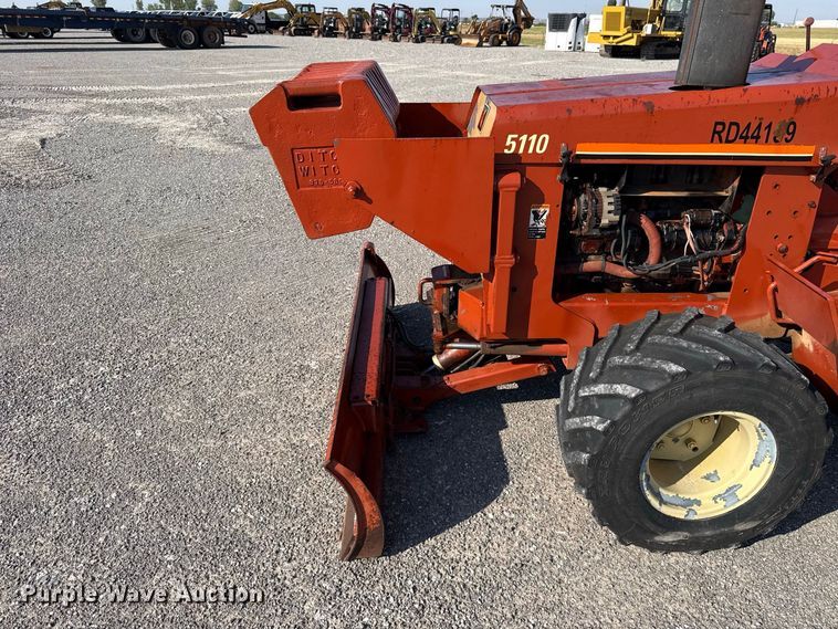 image for item EW8774 1995 Ditch Witch 5110DD trencher