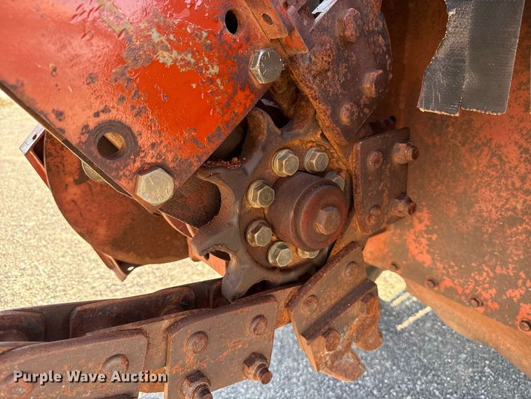 image for item EW8774 1995 Ditch Witch 5110DD trencher