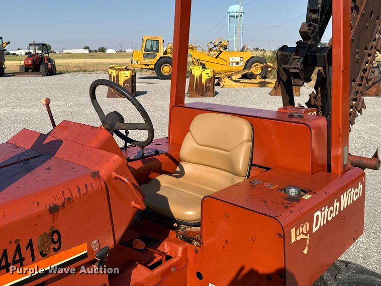 image for item EW8774 1995 Ditch Witch 5110DD trencher