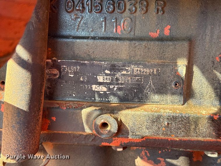 image for item EW8774 1995 Ditch Witch 5110DD trencher