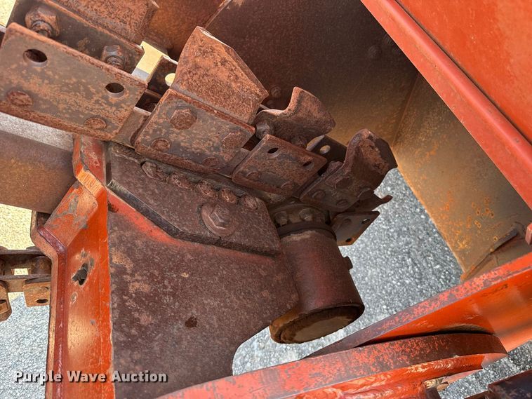 image for item EW8775 2002 Ditch Witch RT90H trencher