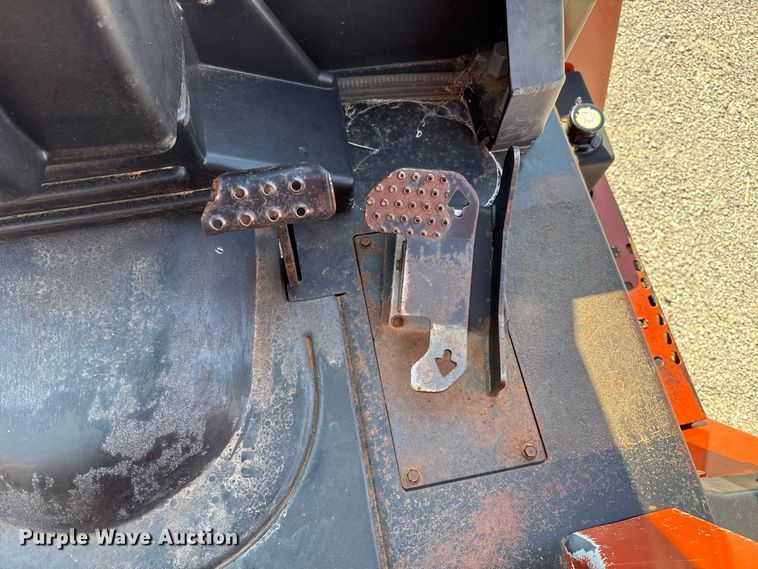 image for item EW8775 2002 Ditch Witch RT90H trencher