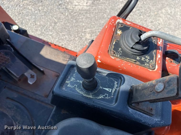 image for item EW8775 2002 Ditch Witch RT90H trencher