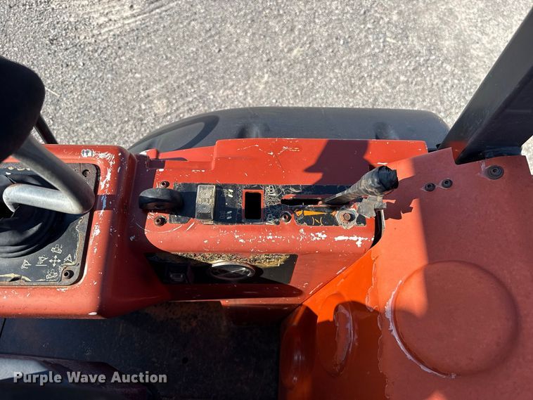 image for item EW8775 2002 Ditch Witch RT90H trencher