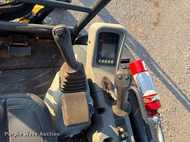 image for item EW8780 2017 Yanmar VIO35-6A mini excavator