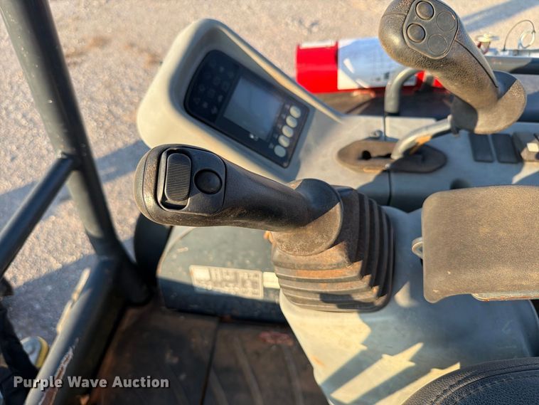 image for item EW8780 2017 Yanmar VIO35-6A mini excavator