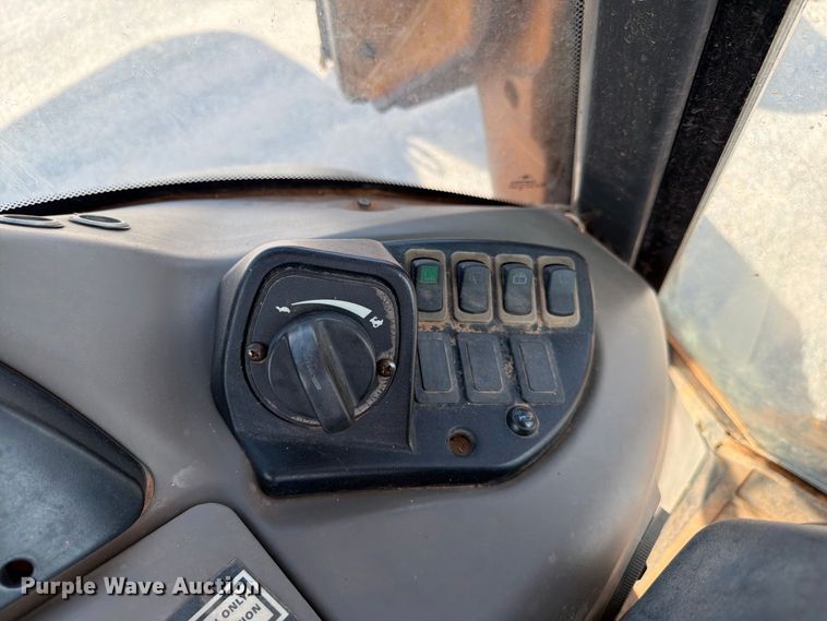 image for item EW8789 2013 Case 580 Super N backhoe