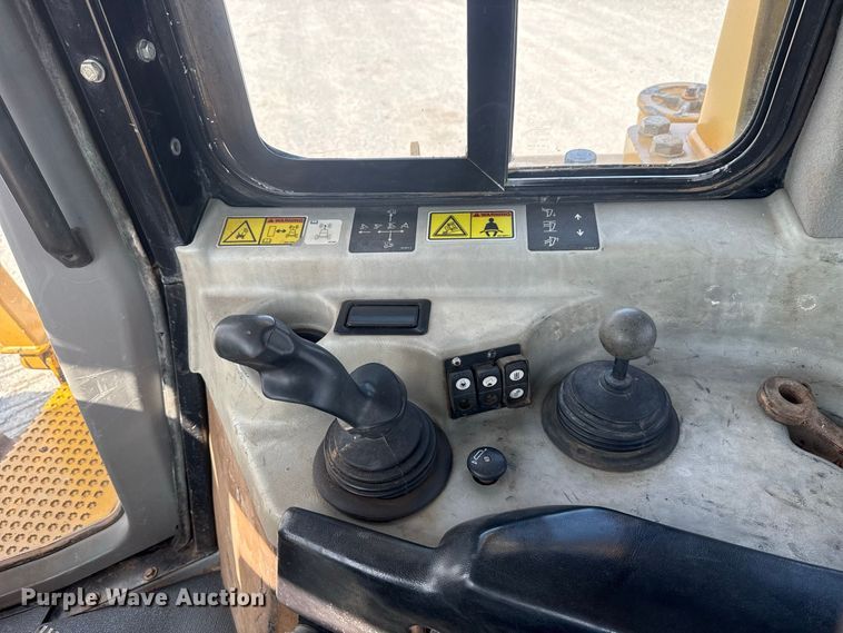 image for item EW8790 2009 Caterpillar D6T XL dozer