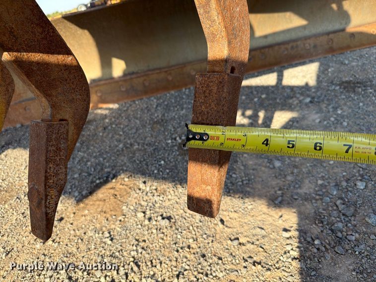 image for item EW8794 2003 Caterpillar 120H motor grader