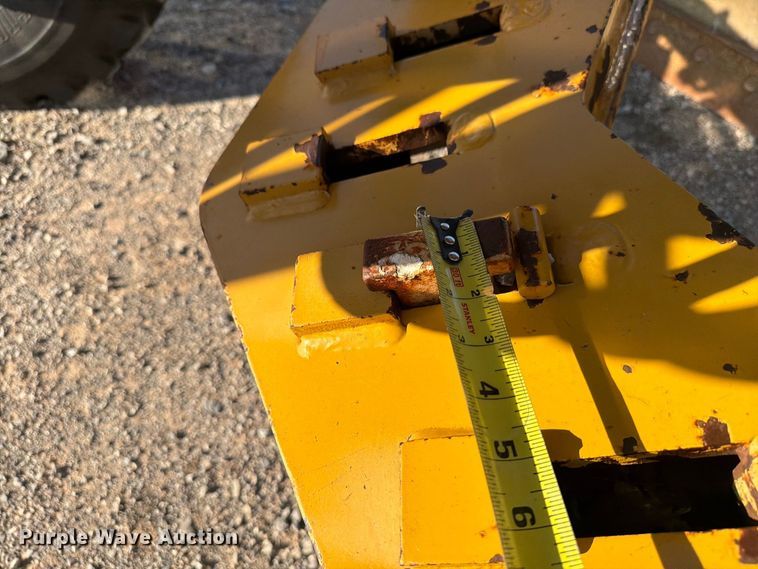 image for item EW8794 2003 Caterpillar 120H motor grader