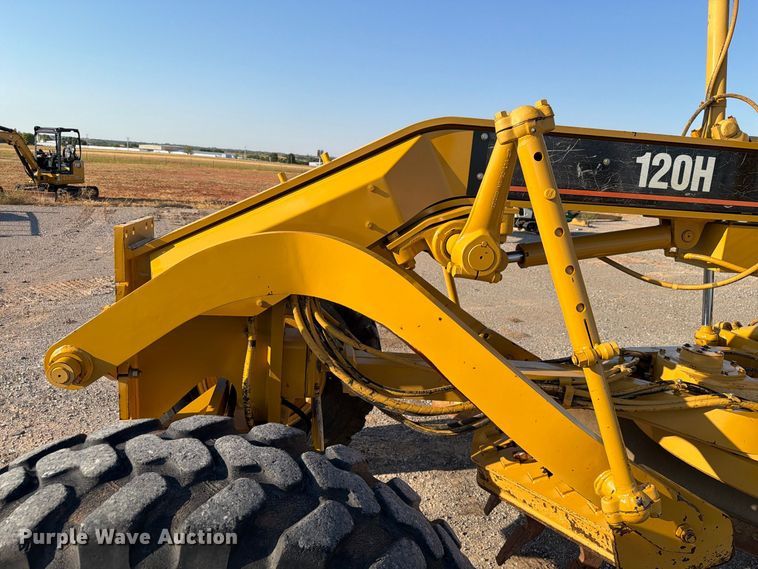image for item EW8794 2003 Caterpillar 120H motor grader