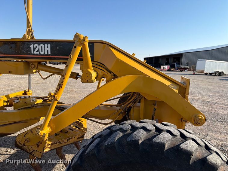 image for item EW8794 2003 Caterpillar 120H motor grader
