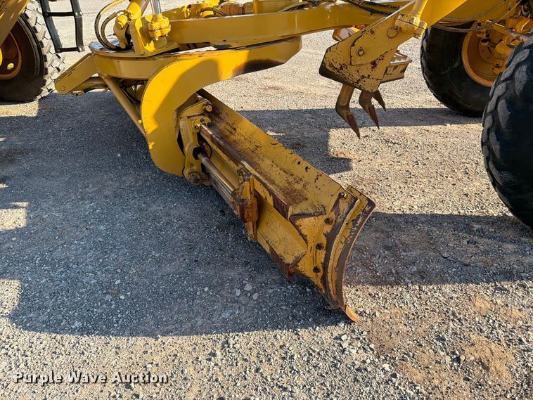 image for item EW8794 2003 Caterpillar 120H motor grader