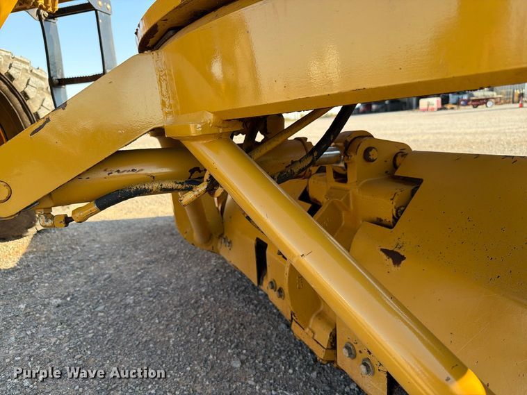 image for item EW8794 2003 Caterpillar 120H motor grader
