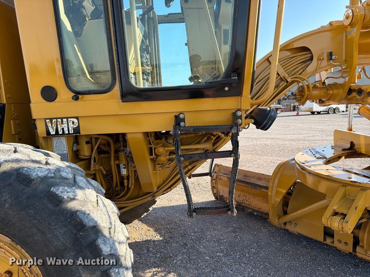 image for item EW8794 2003 Caterpillar 120H motor grader