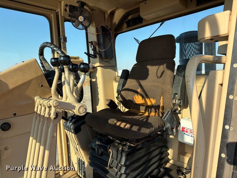 image for item EW8794 2003 Caterpillar 120H motor grader