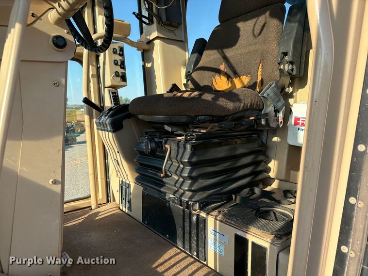 image for item EW8794 2003 Caterpillar 120H motor grader