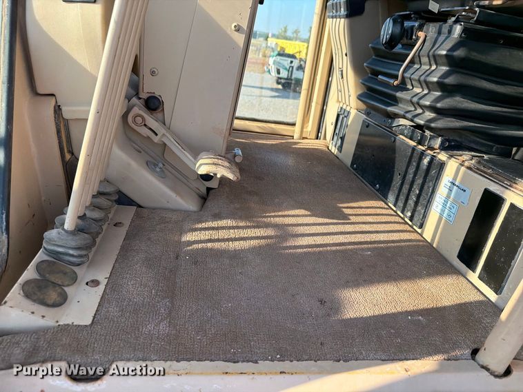 image for item EW8794 2003 Caterpillar 120H motor grader