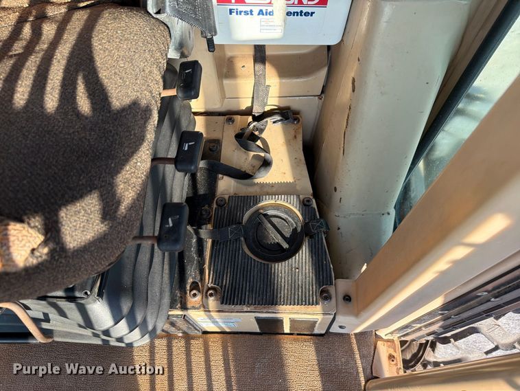 image for item EW8794 2003 Caterpillar 120H motor grader