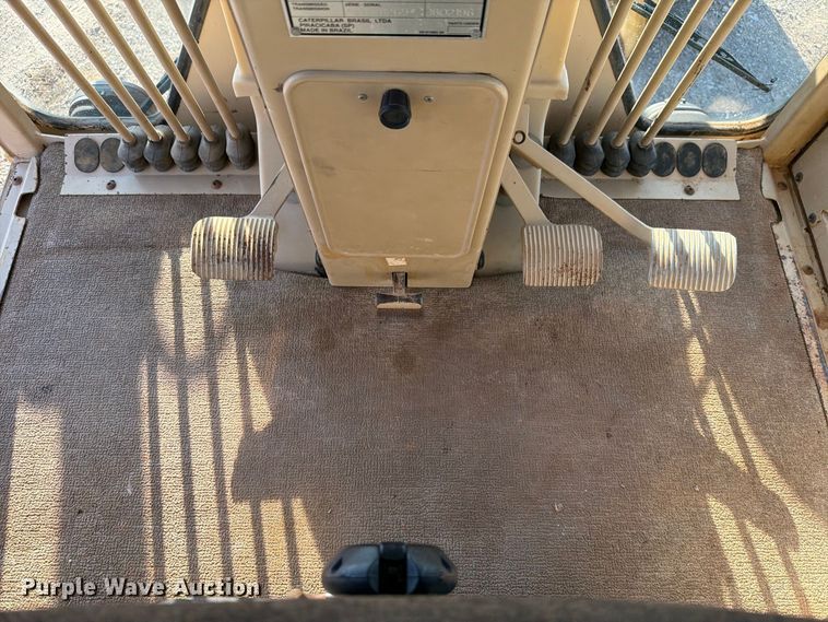 image for item EW8794 2003 Caterpillar 120H motor grader