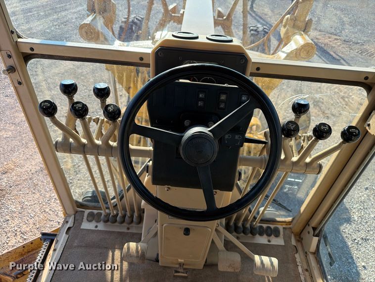 image for item EW8794 2003 Caterpillar 120H motor grader
