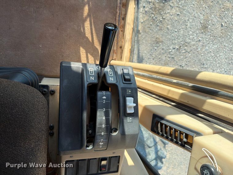 image for item EW8794 2003 Caterpillar 120H motor grader