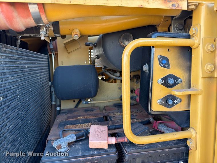 image for item EW8794 2003 Caterpillar 120H motor grader