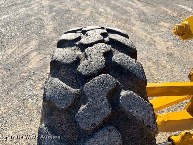 image for item EW8794 2003 Caterpillar 120H motor grader