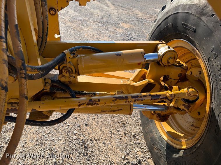 image for item EW8794 2003 Caterpillar 120H motor grader