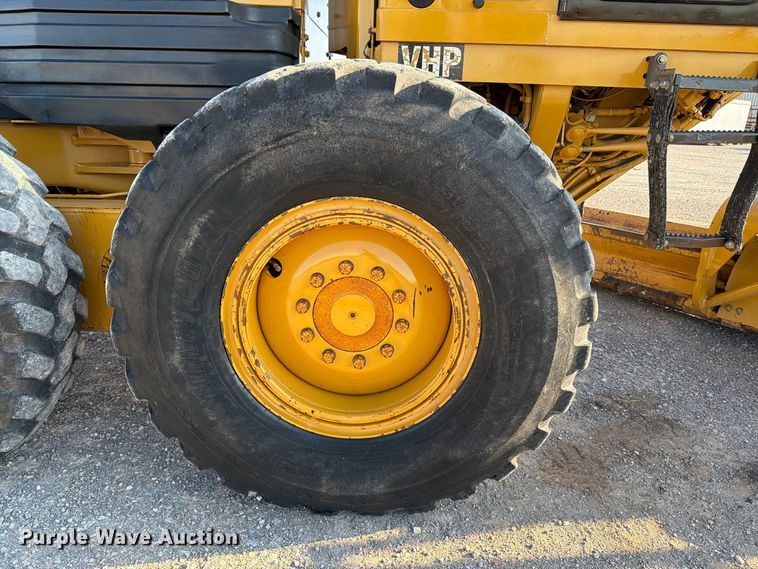 image for item EW8794 2003 Caterpillar 120H motor grader