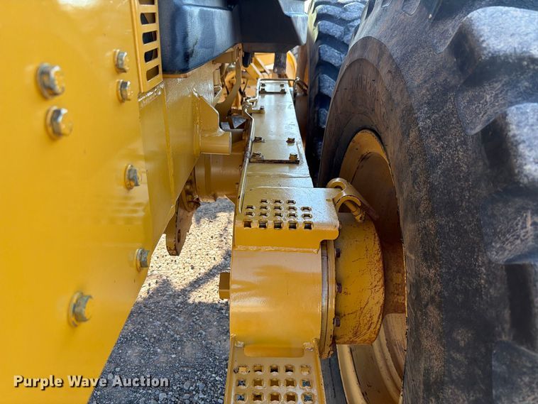 image for item EW8794 2003 Caterpillar 120H motor grader