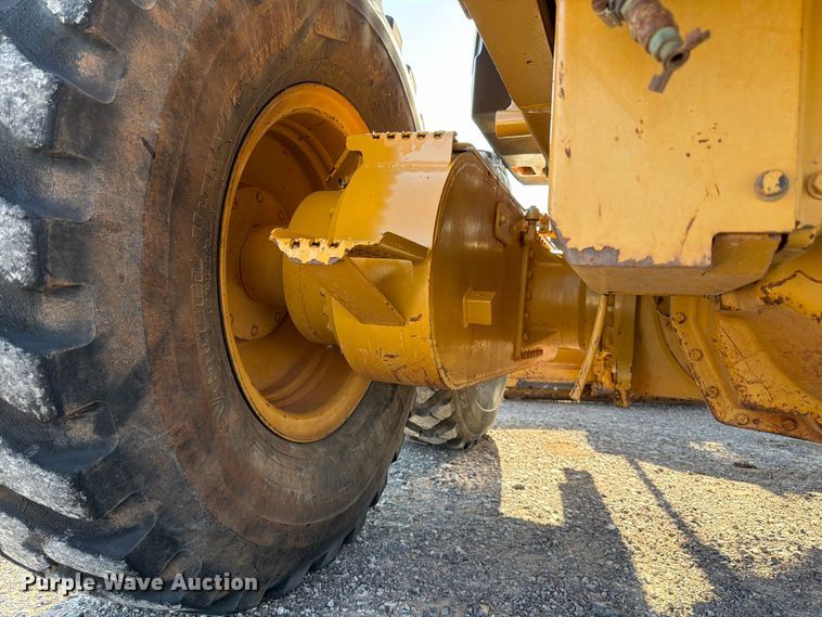 image for item EW8794 2003 Caterpillar 120H motor grader