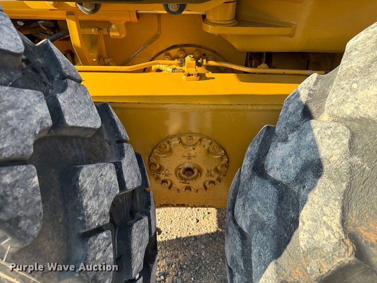 image for item EW8794 2003 Caterpillar 120H motor grader
