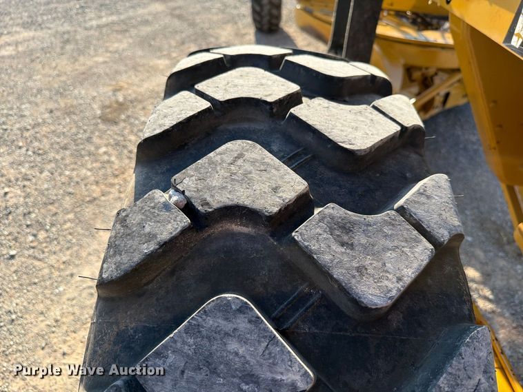 image for item EW8794 2003 Caterpillar 120H motor grader