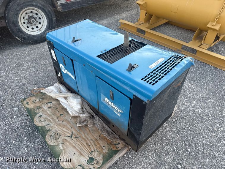 image for item EW8798 2017 Miller Bobcat 200 Air Pak welder