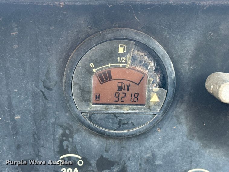 image for item EW8798 2017 Miller Bobcat 200 Air Pak welder
